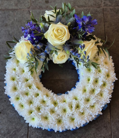 Based Wreath - Based wreath with or without ribbon,colours of your choice