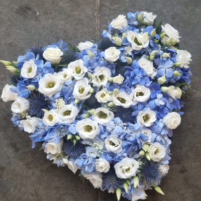 Blue Heart - Losse heart in blues and whites. Can be made in colours of your choice