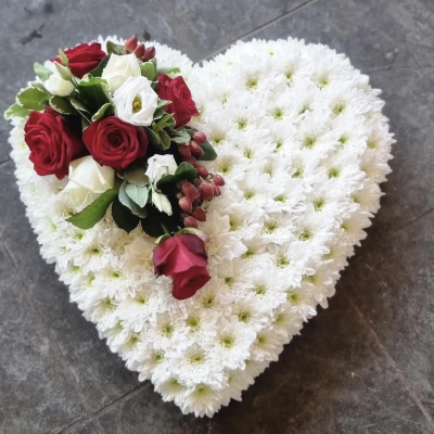 Based Heart - Closed based heart in colours of your choice - no ribbon edging