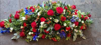Red Spray - Red,blue and white or colours of your choice

This can be made in all roses at an extra cost of £150